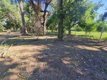 Terreno en  venta. Barrio semi cerrado