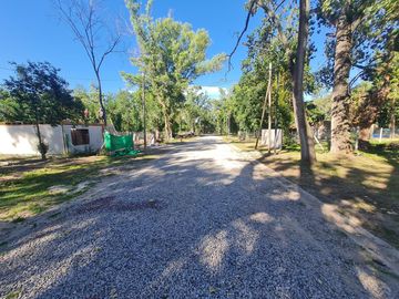 Terreno en  venta. Barrio semi cerrado