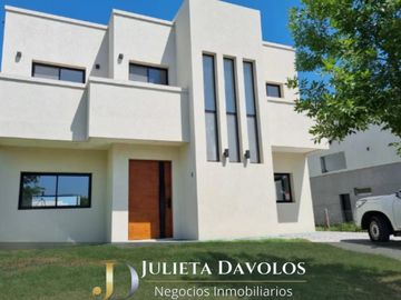 Casa en Araucarias