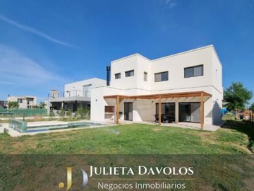 Casa en Araucarias
