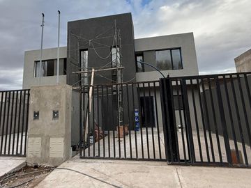 Venta Duplex 2 Dormitorio   Escritorio, Tierra Mansa  Centenario
