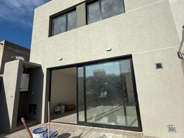 Venta Duplex 2 Dormitorio   Escritorio, Tierra Mansa  Centenario