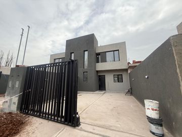 Venta Duplex 2 Dormitorio   Escritorio, Tierra Mansa  Centenario