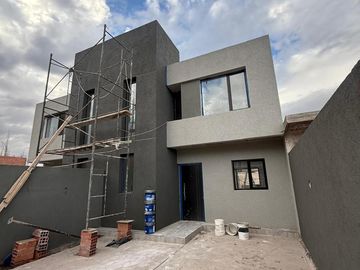 Venta Duplex 2 Dormitorio   Escritorio, Tierra Mansa  Centenario