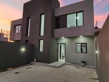 Venta Duplex 2 Dormitorio   Escritorio, Tierra Mansa  Centenario