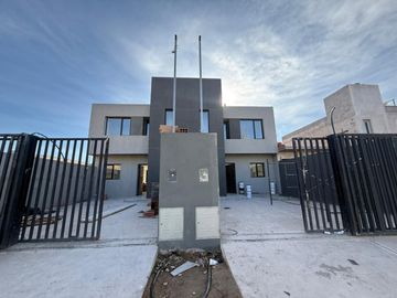 Venta Duplex 2 Dormitorio   Escritorio, Tierra Mansa  Centenario