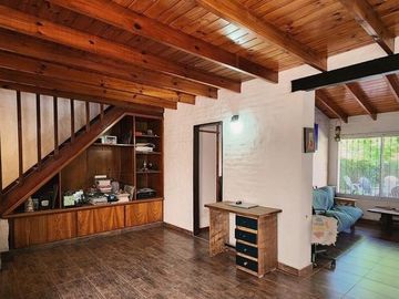 Casa en venta - 3 Dormitorios 2 Baños - 750Mts2 - Cañuelas