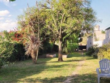Casa en venta - 3 Dormitorios 2 Baños - 750Mts2 - Cañuelas