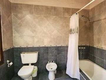 Casa en venta - 3 Dormitorios 2 Baños - 750Mts2 - Cañuelas
