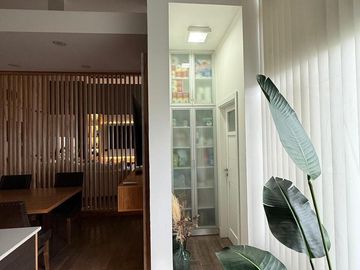Casa en venta - 4 Dormitorios 5 Baños - Cochera - 1.350Mts2 - Esteban Echeverría