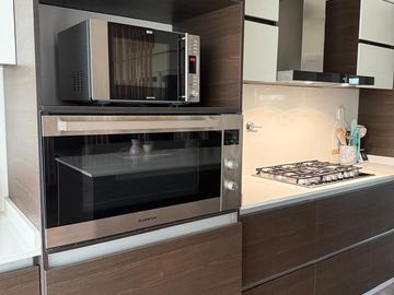Casa en venta - 4 Dormitorios 5 Baños - Cochera - 1.350Mts2 - Esteban Echeverría