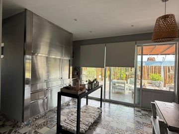 Casa en venta - 4 Dormitorios 5 Baños - Cochera - 1.350Mts2 - Esteban Echeverría