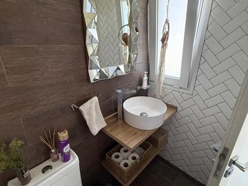 Casa en venta - 4 Dormitorios 5 Baños - Cochera - 1.350Mts2 - Esteban Echeverría