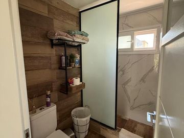 Casa en venta - 4 Dormitorios 5 Baños - Cochera - 1.350Mts2 - Esteban Echeverría