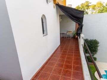LOBERÍA 161: LOTE PROPIO DE 8.66X20,32: son 5 amplios e implacables ambientes