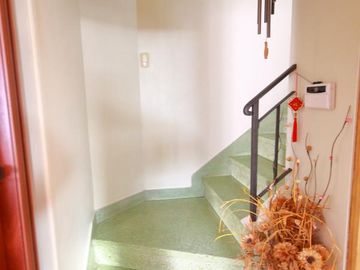 LOBERÍA 161: LOTE PROPIO DE 8.66X20,32: son 5 amplios e implacables ambientes