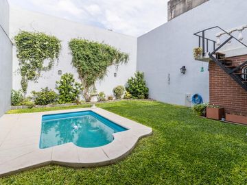 LOBERÍA 161: LOTE PROPIO DE 8.66X20,32: son 5 amplios e implacables ambientes