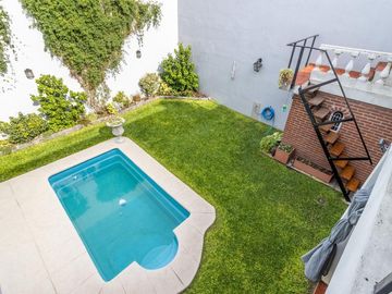 LOBERÍA 161: LOTE PROPIO DE 8.66X20,32: son 5 amplios e implacables ambientes
