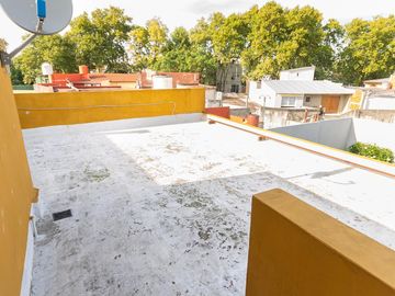 LOBERÍA 161: LOTE PROPIO DE 8.66X20,32: son 5 amplios e implacables ambientes
