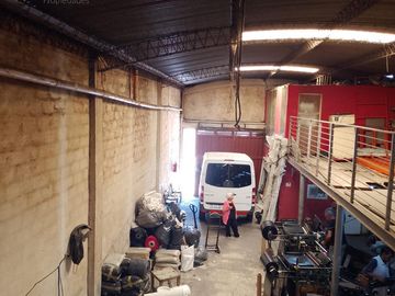 Venta - Galpón de 400m2 y dos oficinas - San Fernando