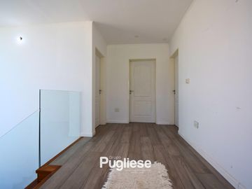 Casa 5 ambientes en Francisco Alvarez Moreno
