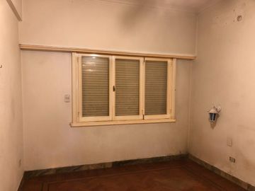 Casa en venta - 3 Dormitorios 2 Baños - Cocheras - Villa Maipú