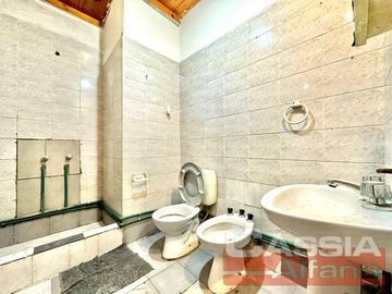PH AL FRENTE EN EXCELENTE BARRIO RESIDENCIAL BANFIELD O. 40 m2 Aprox. Planta Baja