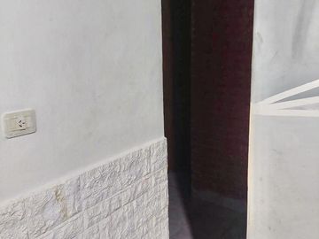PH AL FRENTE EN EXCELENTE BARRIO RESIDENCIAL BANFIELD O. 40 m2 Aprox. Planta Baja