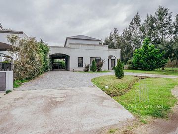 Casa en Venta - Barrio Santo Domingo - San Vicente - Canning
