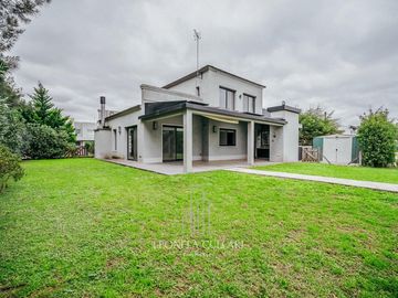 Casa en Venta - Barrio Santo Domingo - San Vicente - Canning