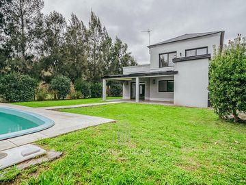 Casa en Venta - Barrio Santo Domingo - San Vicente - Canning