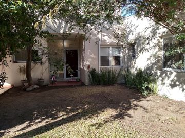 Vendo Casa Funes Hills  Cadaques  Integramente en Planta Baja
