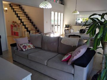 Vendo Casa Funes Hills  Cadaques  Integramente en Planta Baja