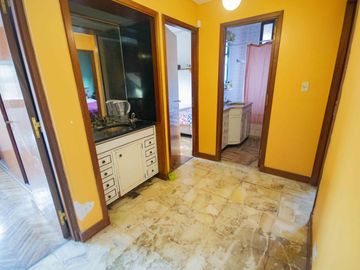 Casa de 5 ambientes   dependencia de servicio en venta, en San Isidro.