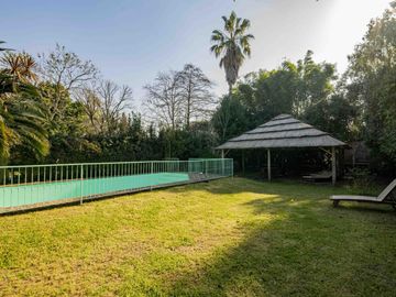 Casa de 5 ambientes   dependencia de servicio en venta, en San Isidro.