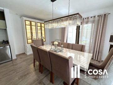 Casa en venta 5 dormitorios Funes Hills Cadaques Funes Santa Fe jardín con pileta