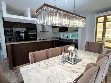 Venta de casa 5 dormitorios Cadaqués Funes Hills
