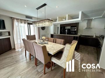 Casa en venta 5 dormitorios Funes Hills Cadaques Funes Santa Fe jardín con pileta