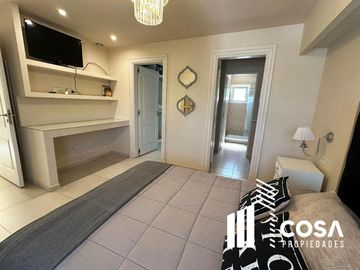 Casa en venta 5 dormitorios Funes Hills Cadaques Funes Santa Fe jardín con pileta
