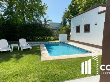 Casa en venta 5 dormitorios Funes Hills Cadaques Funes Santa Fe jardín con pileta