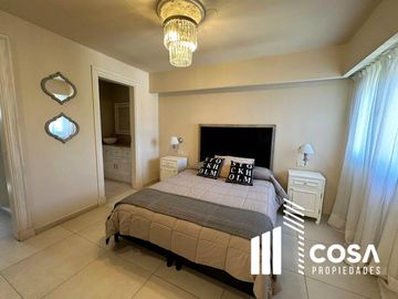 Casa en venta 5 dormitorios Funes Hills Cadaques Funes Santa Fe jardín con pileta