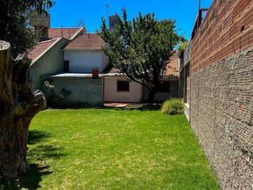 Chalet Familiar con Amplio Jardín en Colinas de Peralta Ramos