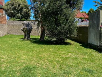 Chalet Familiar con Amplio Jardín en Colinas de Peralta Ramos