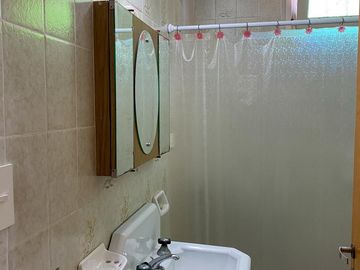 Chalet Familiar con Amplio Jardín en Colinas de Peralta Ramos