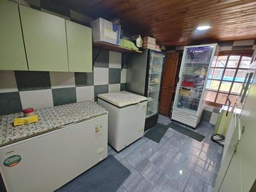 Casaquinta en  venta sobre dos parcelas en G. Catan