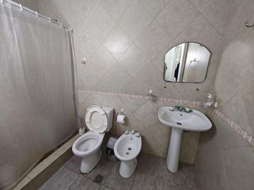 Casaquinta en  venta sobre dos parcelas en G. Catan