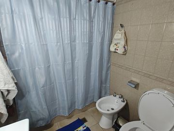 Casaquinta en  venta sobre dos parcelas en G. Catan