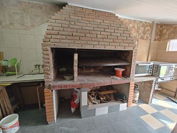 Casaquinta en  venta sobre dos parcelas en G. Catan