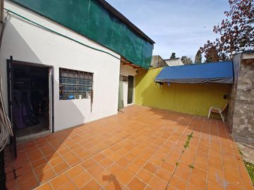 Casaquinta en  venta sobre dos parcelas en G. Catan