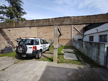 Casaquinta en  venta sobre dos parcelas en G. Catan